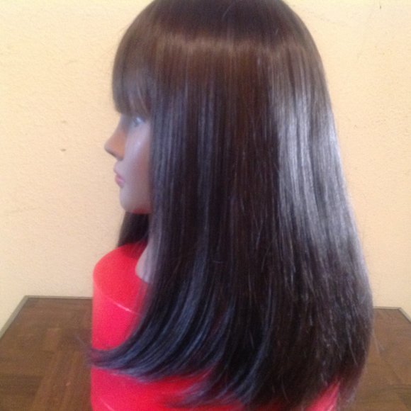 Medium Length Ash Brown Synthetic Wig **LIKE NEW** - Picture 5 of 9